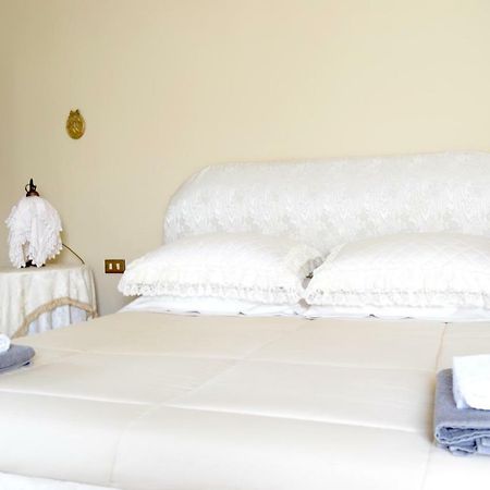 Cosetta Guest House Черталдо Екстериор снимка