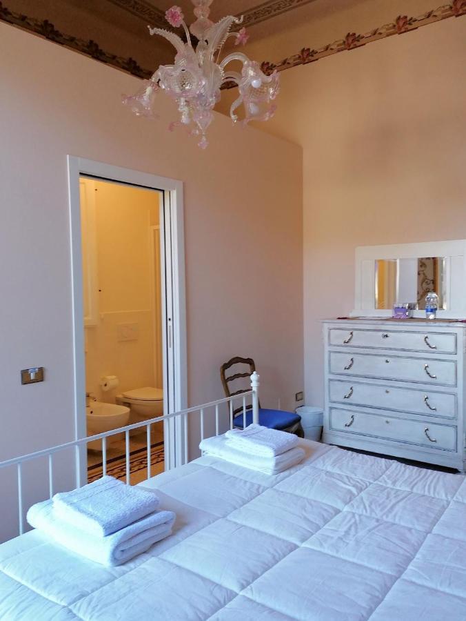 Cosetta Guest House Черталдо Екстериор снимка