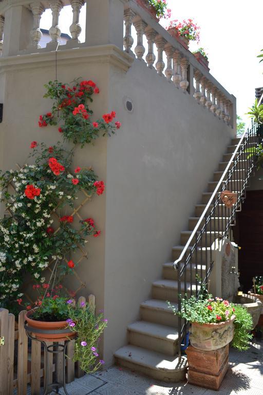 Cosetta Guest House Черталдо Екстериор снимка