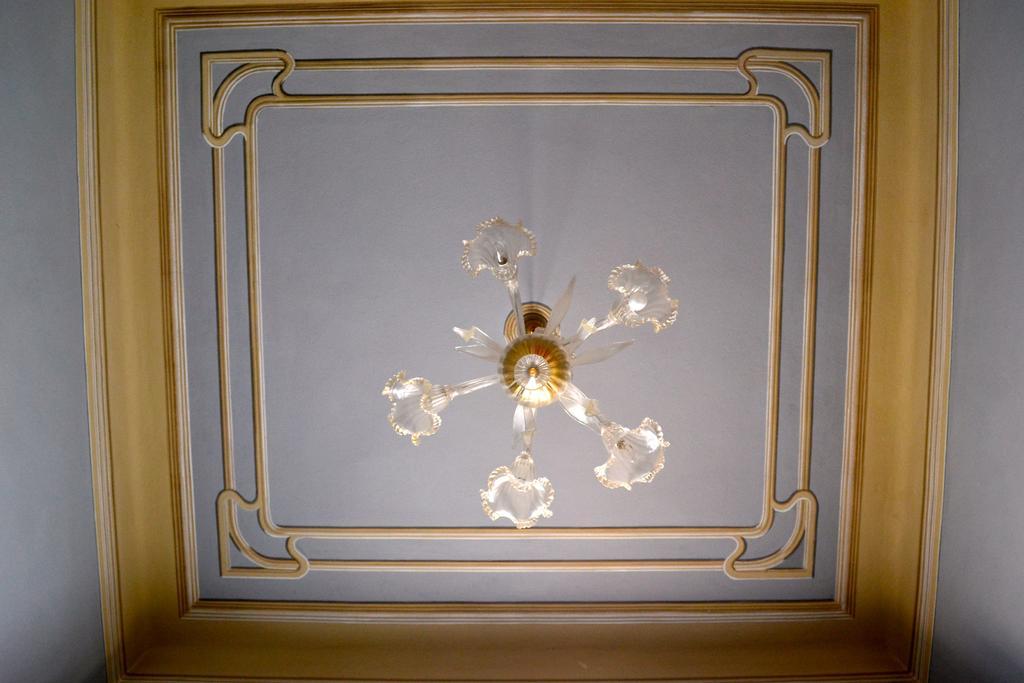 Cosetta Guest House Черталдо Стая снимка