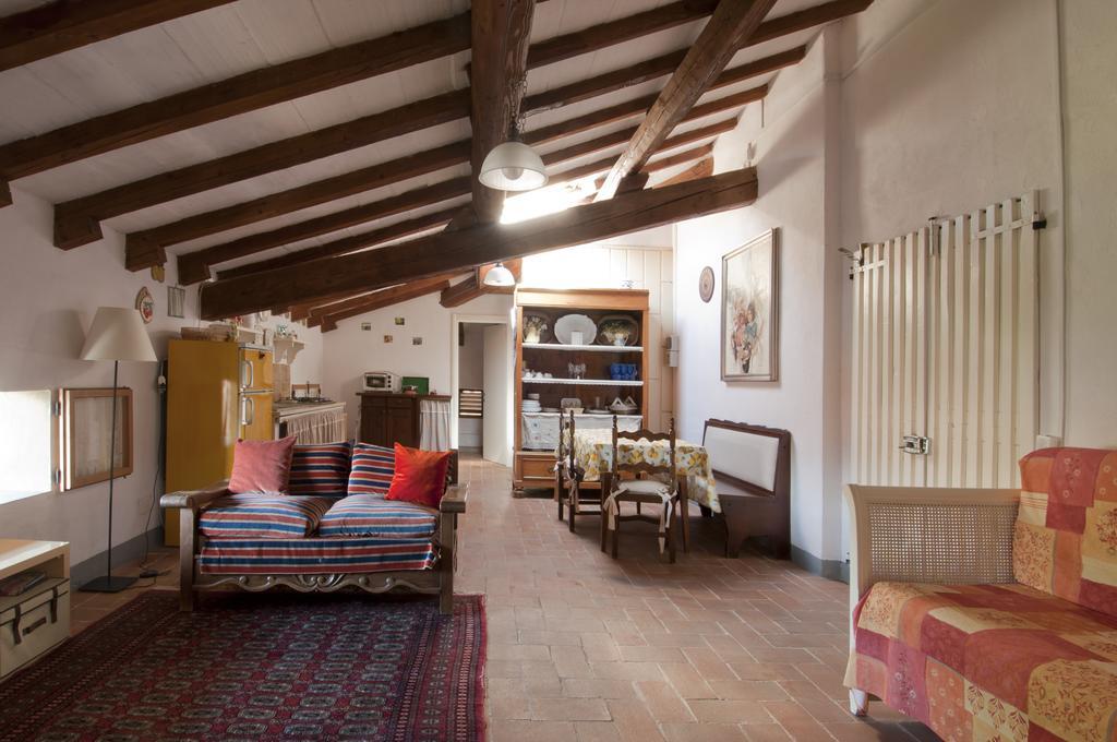 Cosetta Guest House Черталдо Екстериор снимка