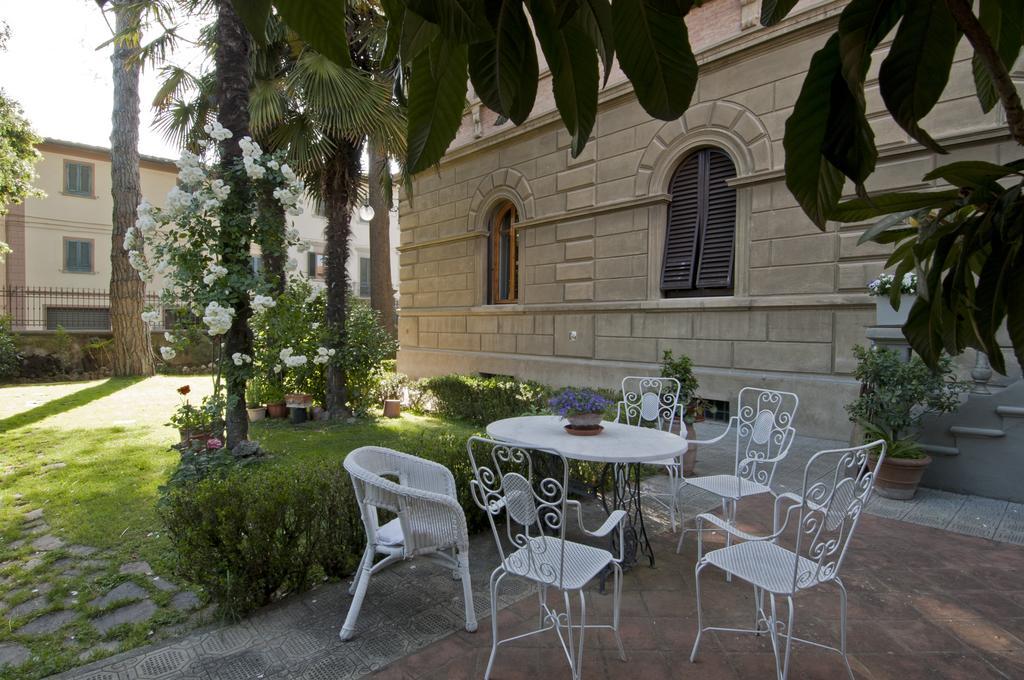 Cosetta Guest House Черталдо Екстериор снимка
