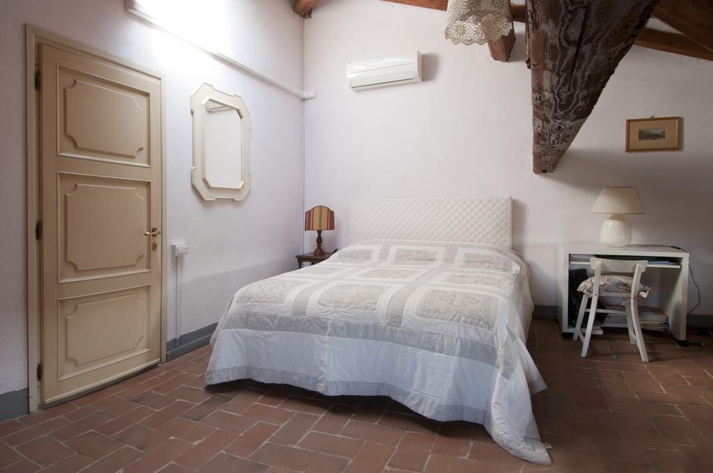 Cosetta Guest House Черталдо Екстериор снимка