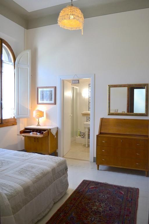 Cosetta Guest House Черталдо Екстериор снимка