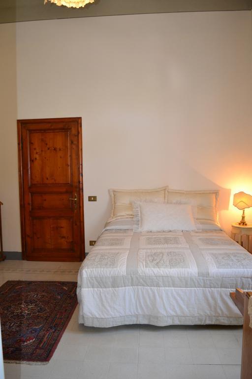 Cosetta Guest House Черталдо Екстериор снимка