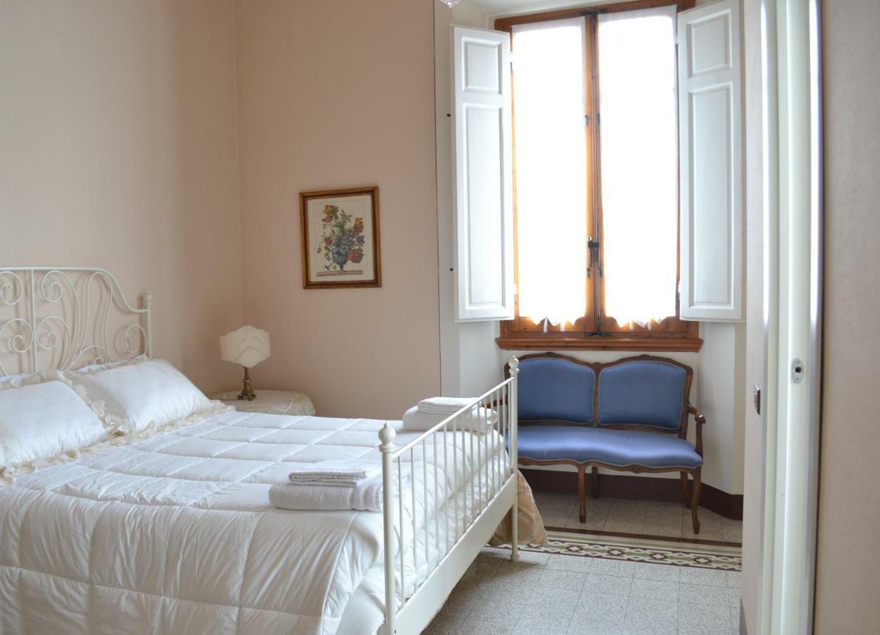 Cosetta Guest House Черталдо Екстериор снимка