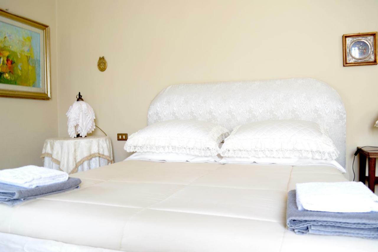 Cosetta Guest House Черталдо Екстериор снимка